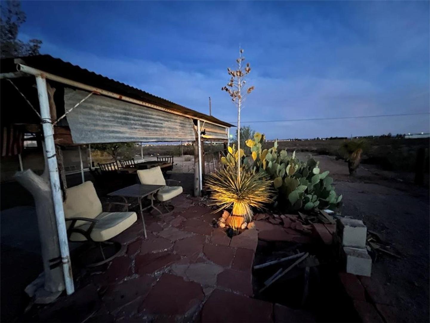 Hole In The Wall Getaway - Usa Mexico Border Bed And Breakfast Коламбус Екстер'єр фото